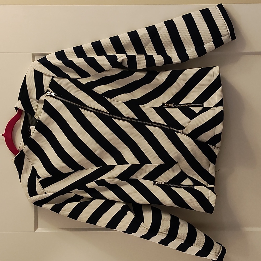 VENUS Black and White Striped Blazer - Picture 2 of 10